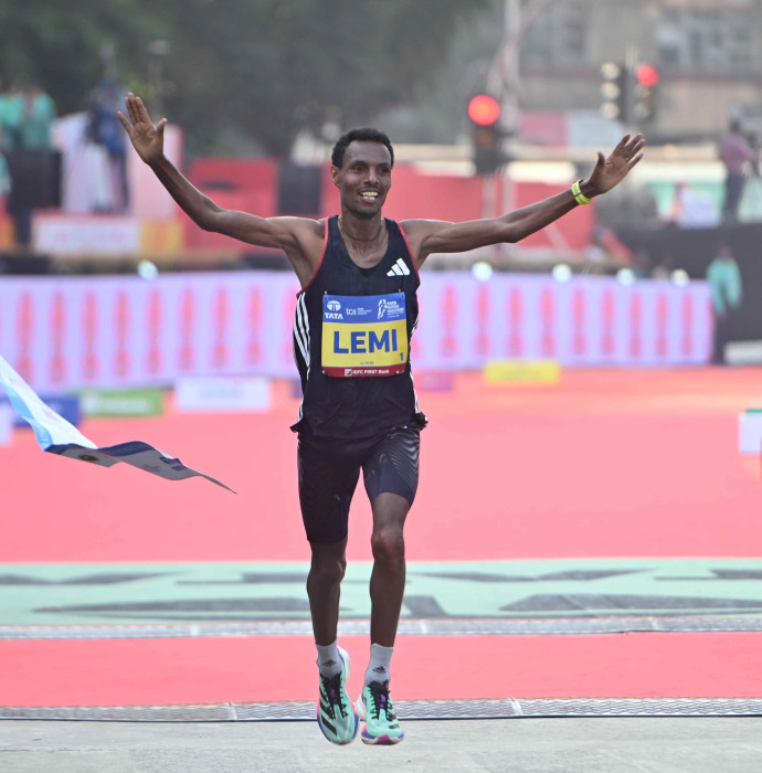 Lemi Hayle emerges victorious at the TATA Mumbai Marathon 2024, wearing the record-breaking adidas ADIZERO Adios Pro 3