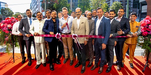 The showroom was inaugurated by Australian cricketer Brett Lee in the presence of Shamlal Ahamed, MD – International Operations, Malabar Gold & Diamonds, and other dignitaries