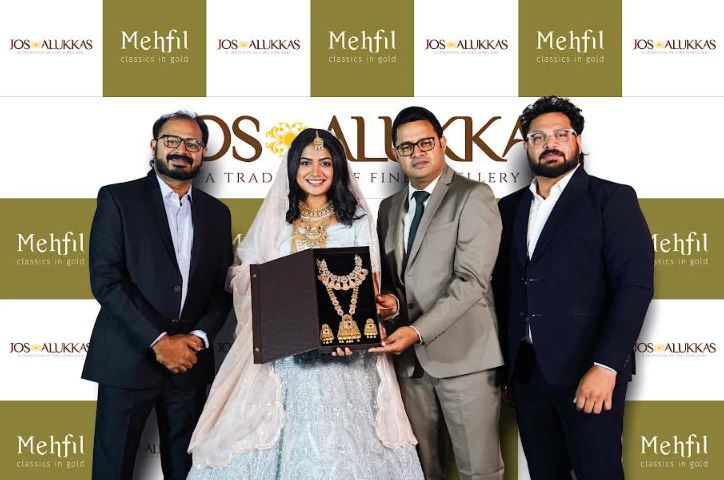 Jos Alukkas' new sub-brand, Mehfil was unveiled by actress Anarkali Marikar, Jos Alukkas' Managing Directors Varghese Alukka, Paul J Alukka, and John Alukka are seen alongside