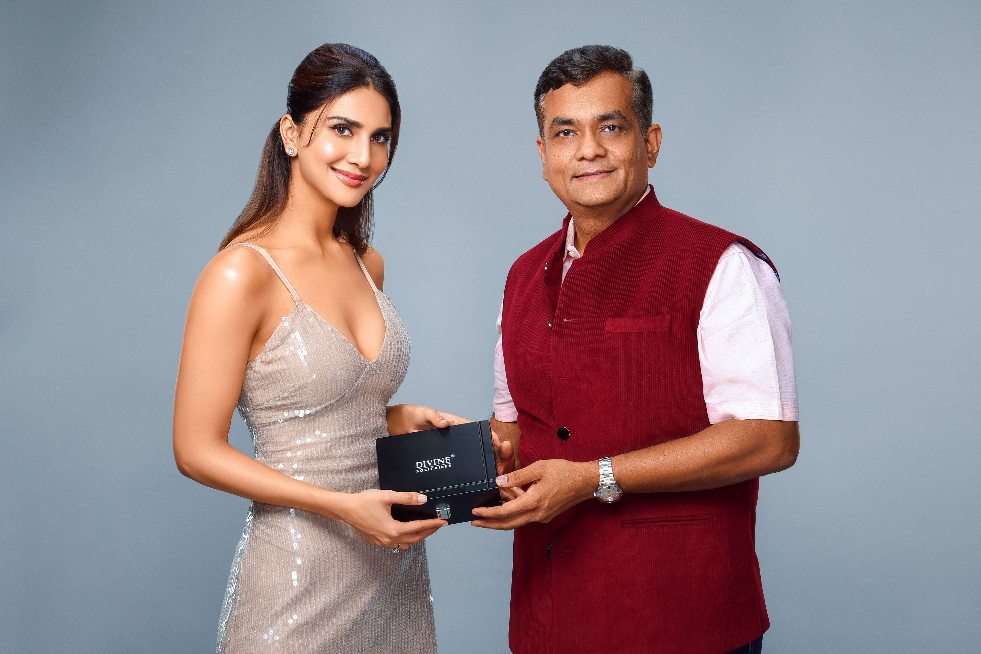 Vaani Kapoor with Jignesh Mehta, Founder of Divine Solitaires 