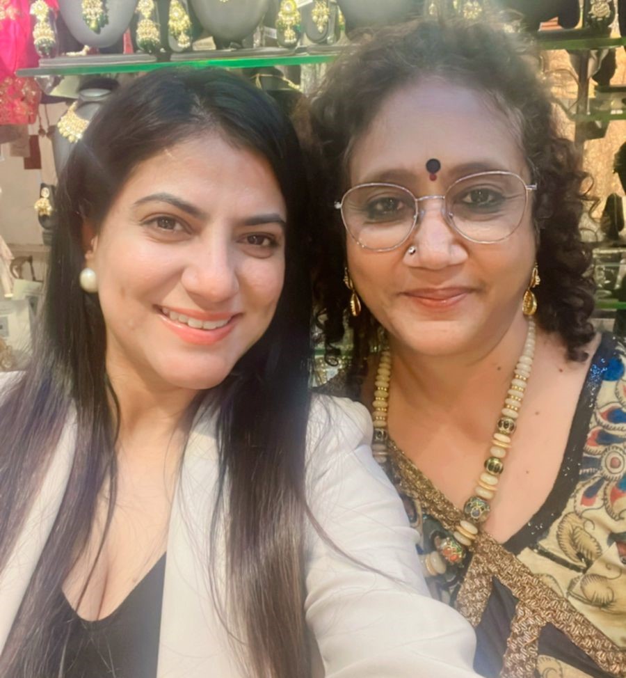 L-R: Aanchal Saini - CEO of Flyrobe, Rajani Poddar - Owner of Sri Shringarr