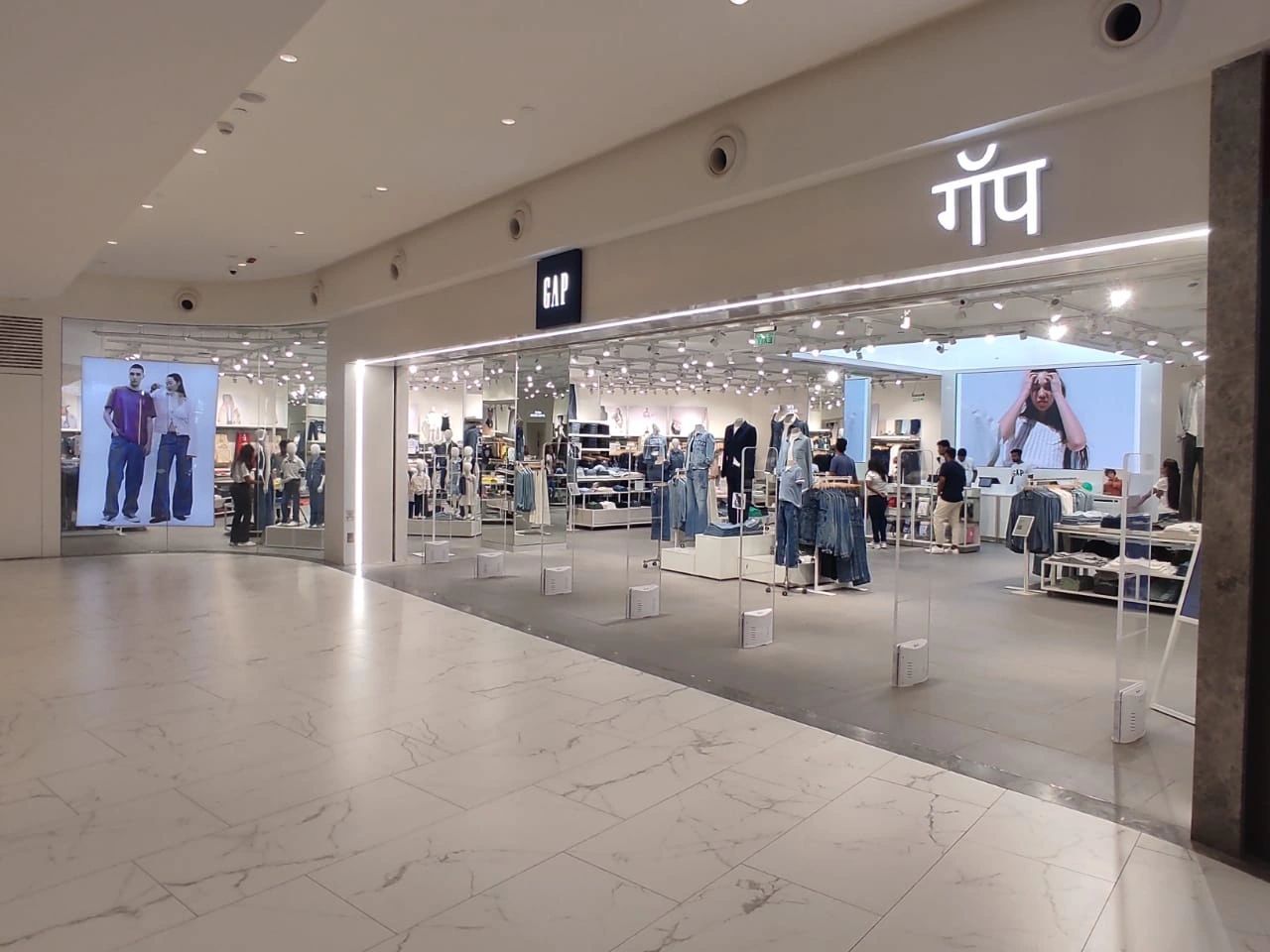 GAP opens Its 42nd store at Oberoi Mall Goregaon expanding presence in Mumbai