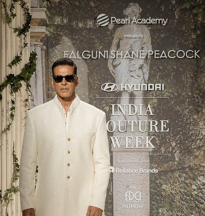 Akshay Kumar walks the ramp for Falguni Shane Peacock presented by Pearl Academy