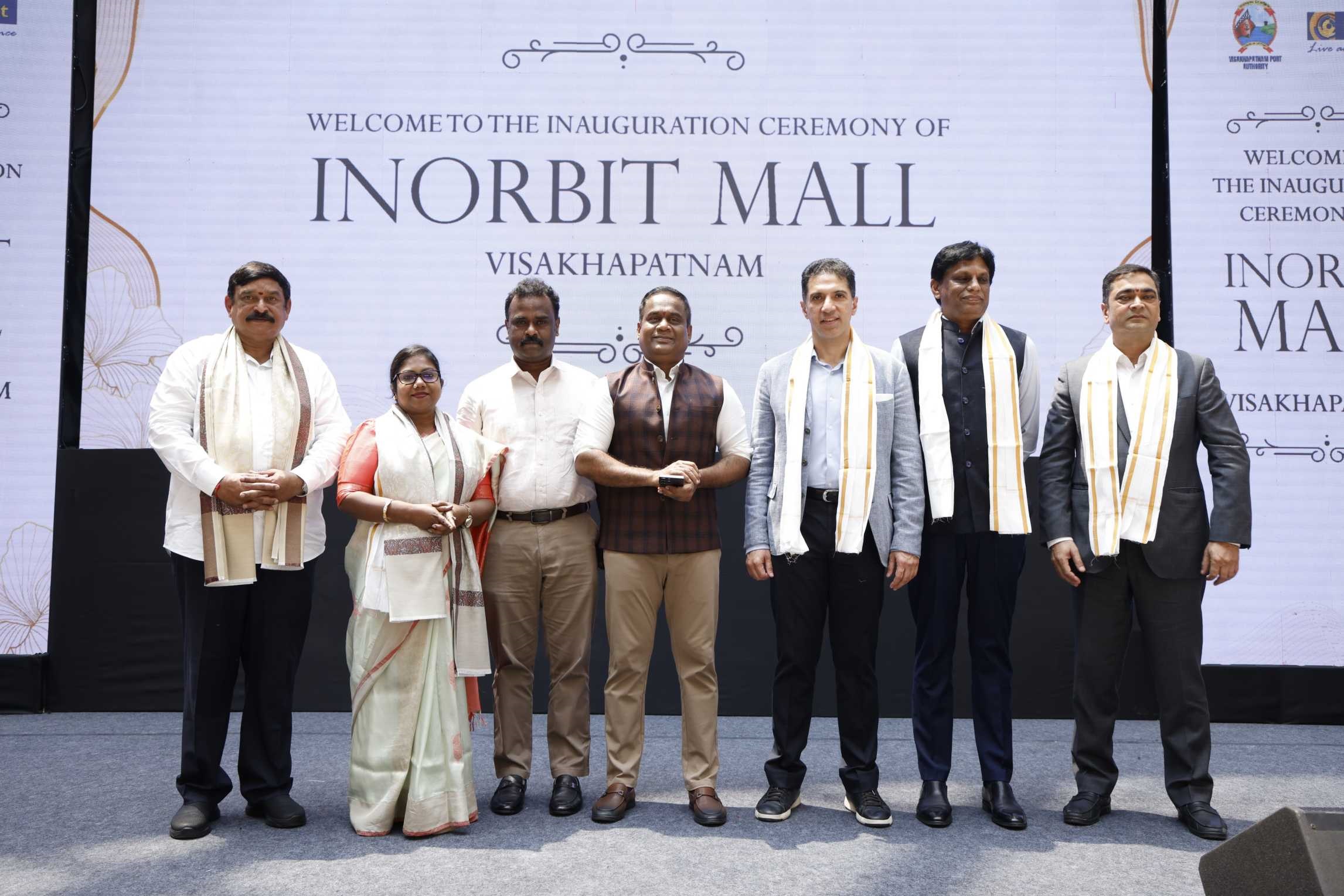 (L to R)SHRI P VISHNU KUMAR RAJU SMT  ROSHNI A KORATI Shri  T  Arun Prasad DR  MADHAIYAAN ANGAMUTHU Neel Raheja Shrawan Kumar Gone Rajneesh Mahajan