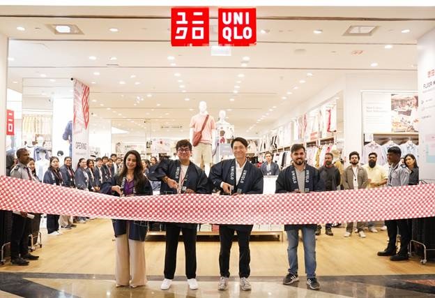 (L-R: Neha Kapoor - Retail Director & President Leasing, Chetan Thakur- Store Manager, Kenji Inoue - CFO and COO, UNIQLO India, Pradeep- First Customer)