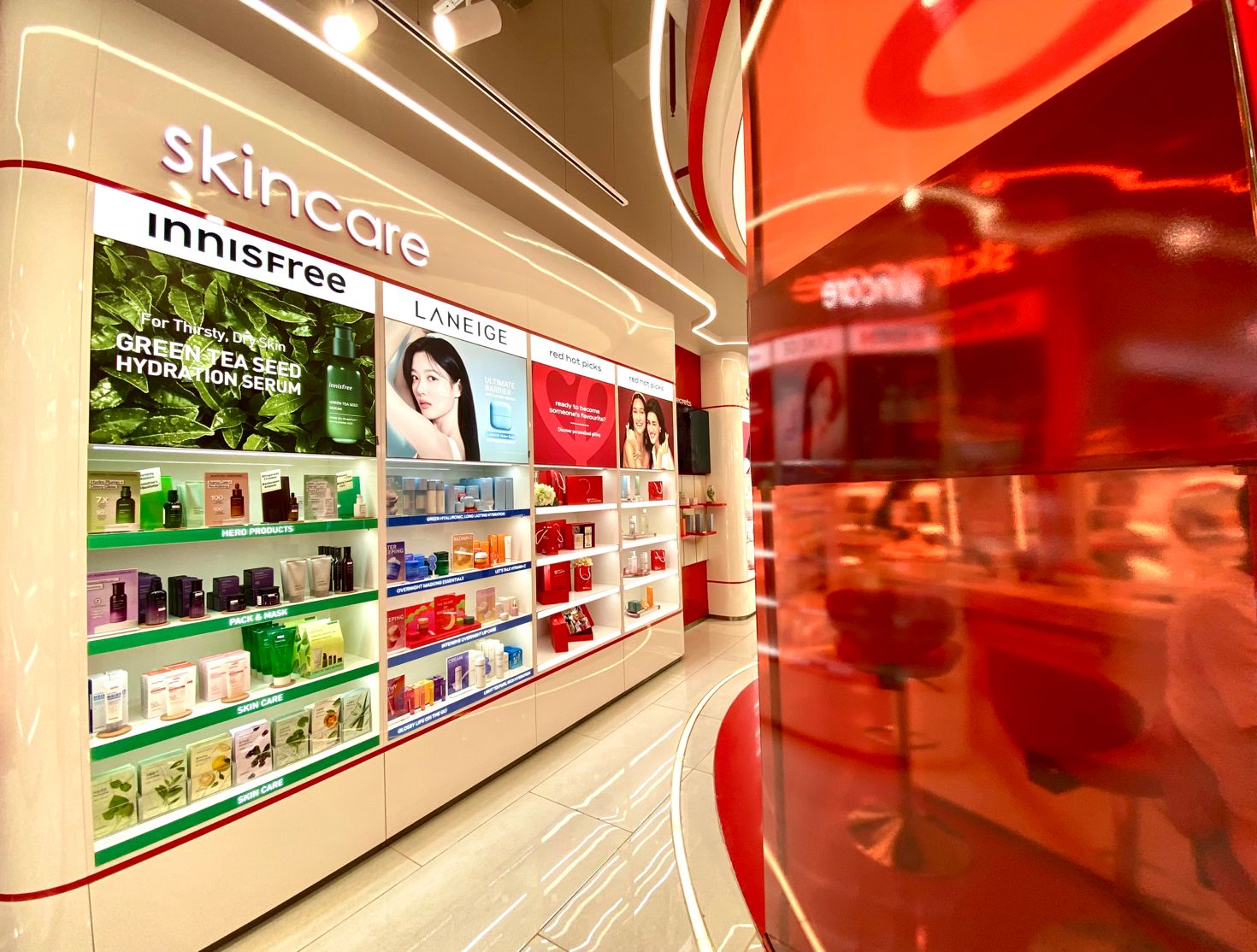 Retail India News: Tata CLiQ Palette Expands Innovative Omni-Channel Beauty  Retail in Pune